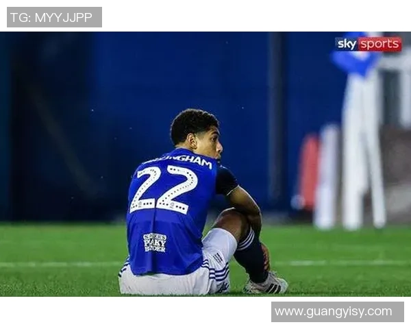 雪中英姿展风采 足球球星雪带你领略足坛魅力与荣耀